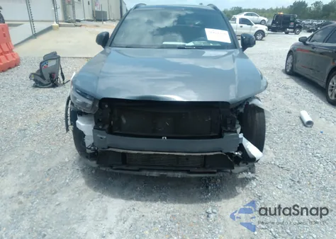 2021 Volvo Xc40 T5 R-Design z USA, uszkodzony, nr VIN YV4162UM4M2488789